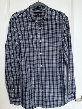 Banana Republic Men’s Navy and White Plaid Button-Down Shirt EC